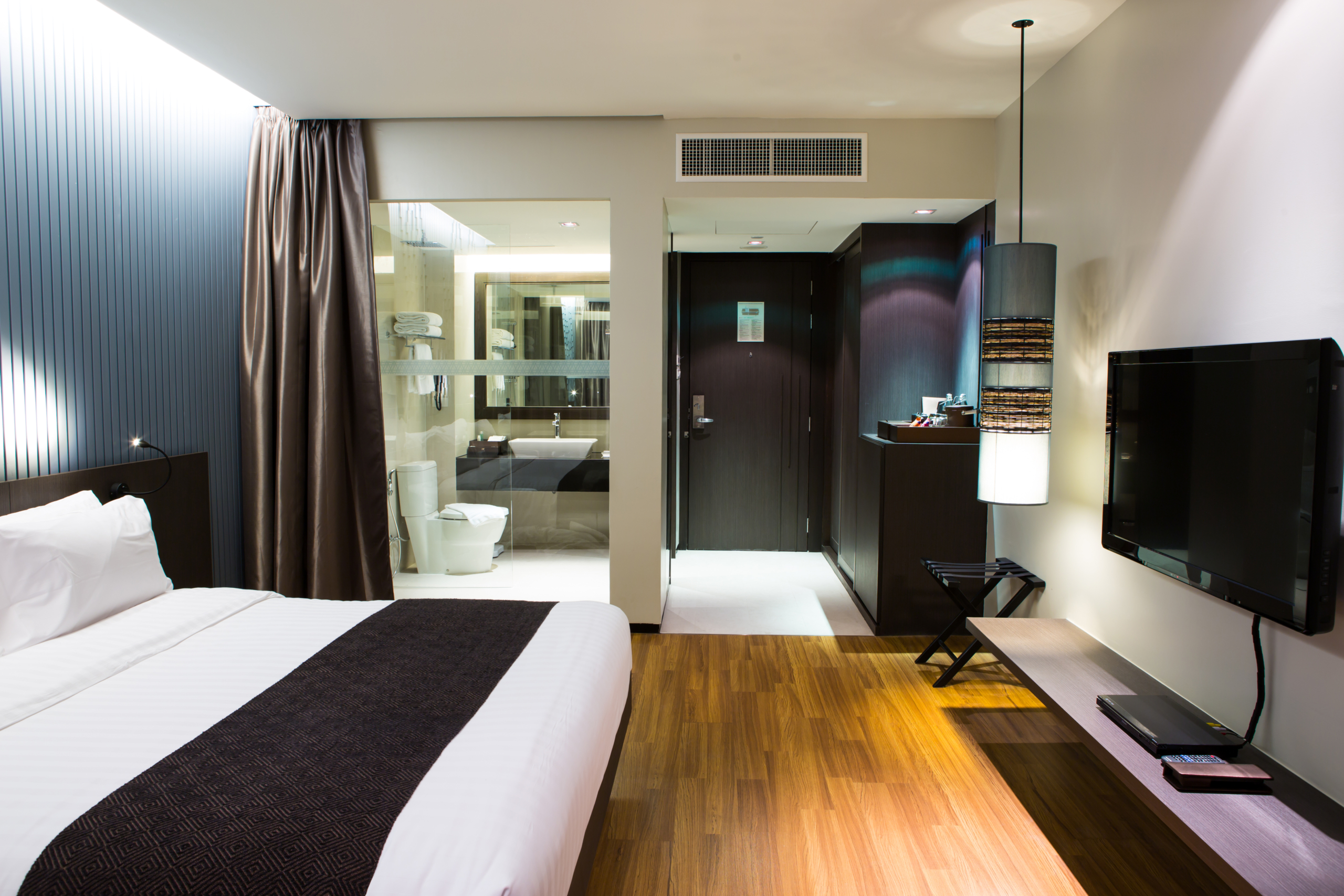 ROOM 1